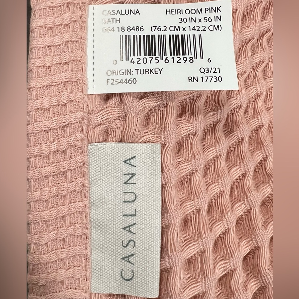 Casaluna Luxury Pink Waffle Textured Bath Towel Brand New - Picture 3 of 4